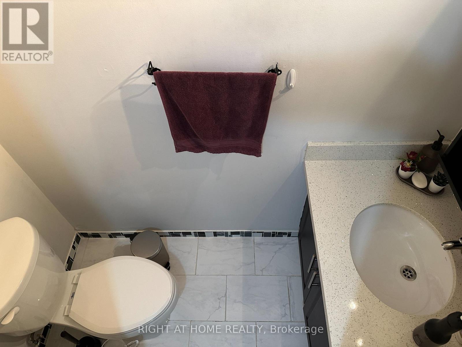 1406 - 300 Webb Drive, Mississauga, Ontario  L5B 3W3 - Photo 13 - W12628178