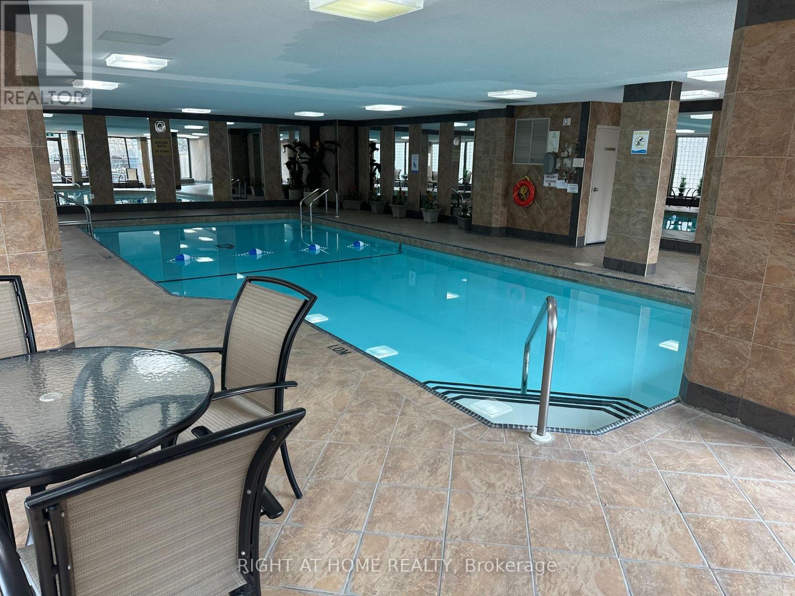 1406 - 300 Webb Drive, Mississauga, Ontario  L5B 3W3 - Photo 20 - W12628178