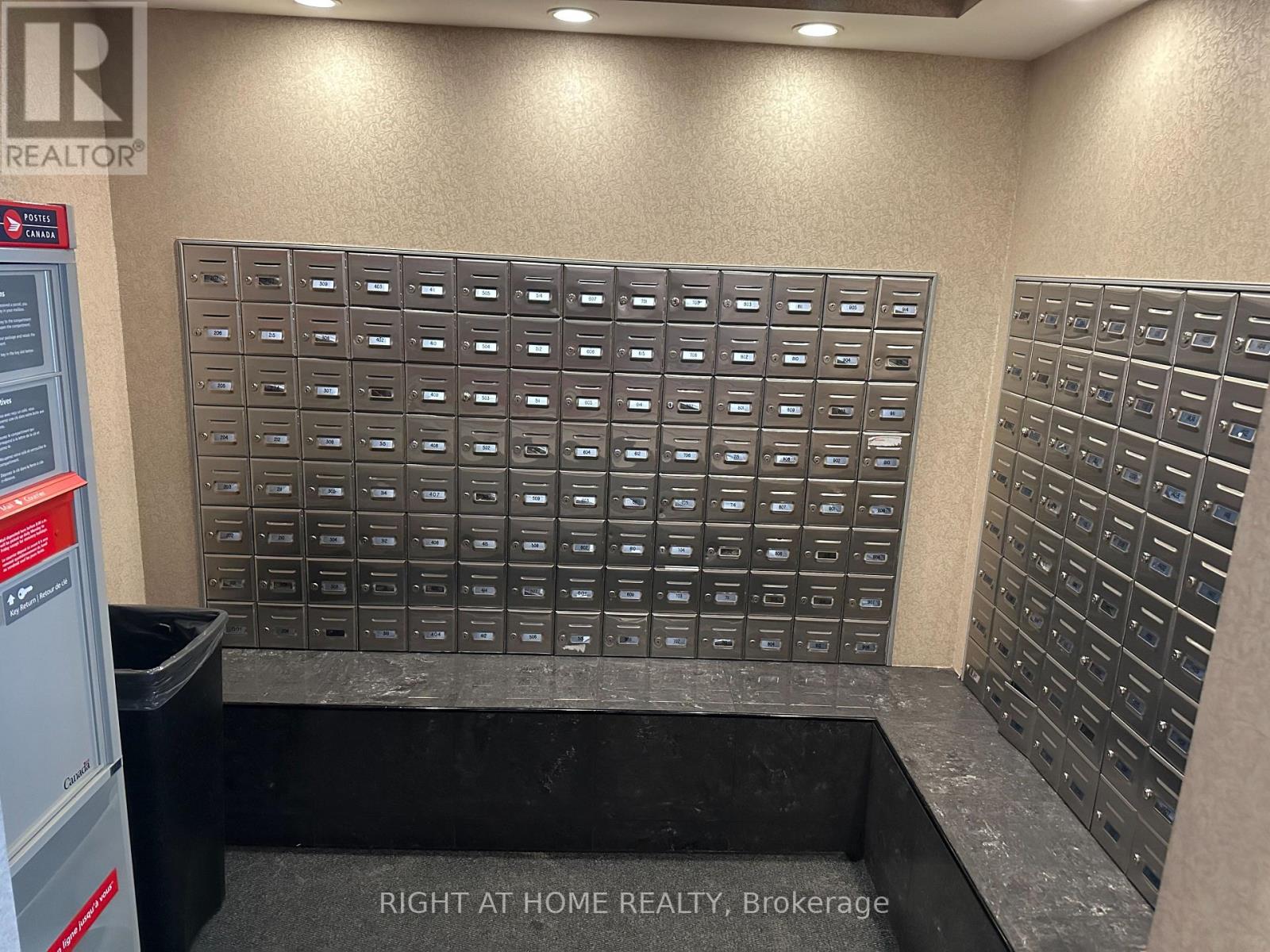 1406 - 300 Webb Drive, Mississauga, Ontario  L5B 3W3 - Photo 21 - W12628178