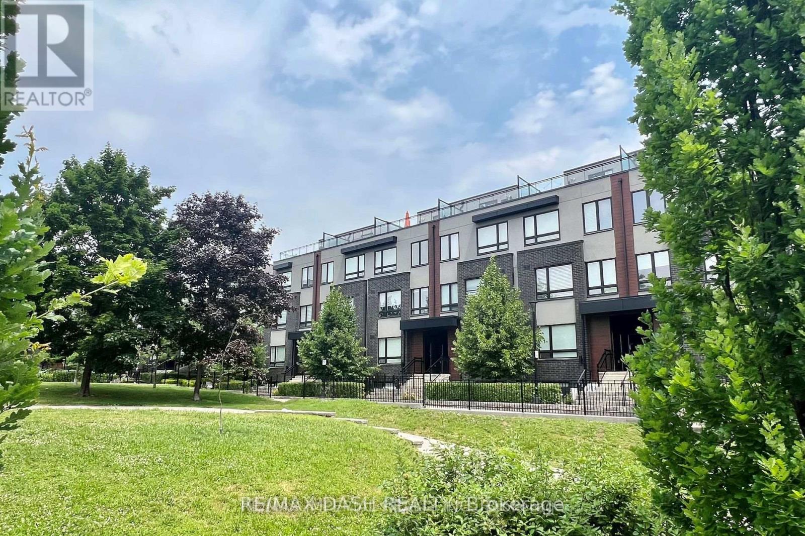 204 - 1130 Briar Hill Avenue, Toronto, Ontario  M6B 0A9 - Photo 1 - W12628238