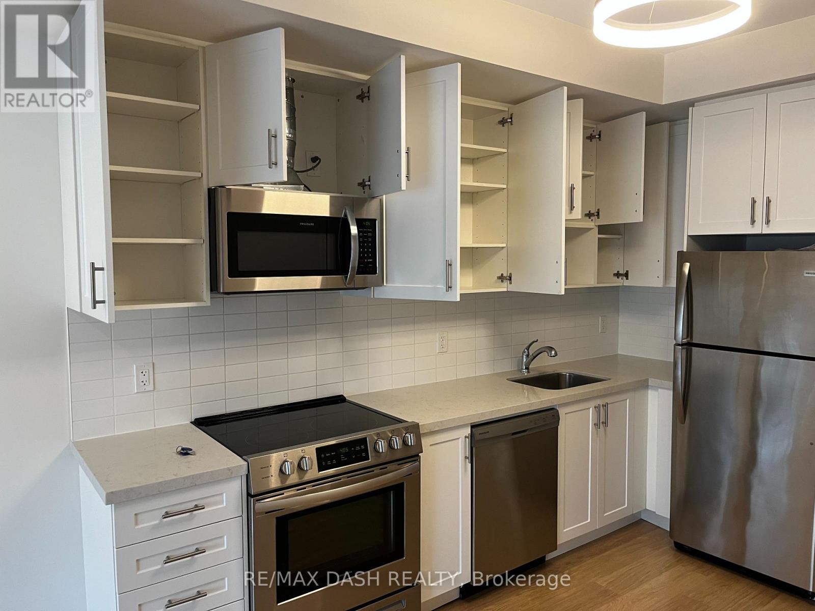 204 - 1130 Briar Hill Avenue, Toronto, Ontario  M6B 0A9 - Photo 5 - W12628238