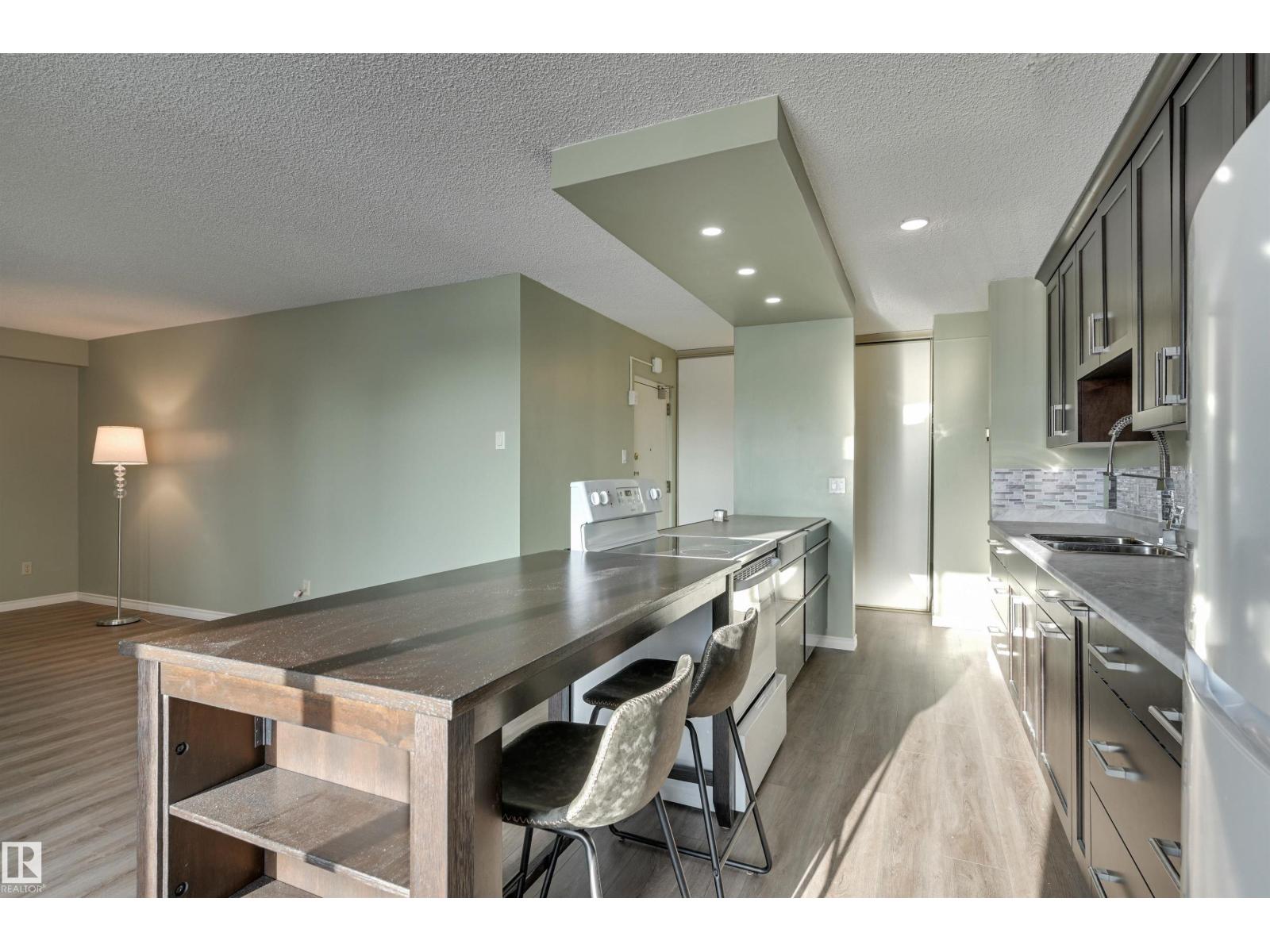 #1003 10155 114 St Nw, Edmonton, Alberta  T5K 1R8 - Photo 11 - E4467958