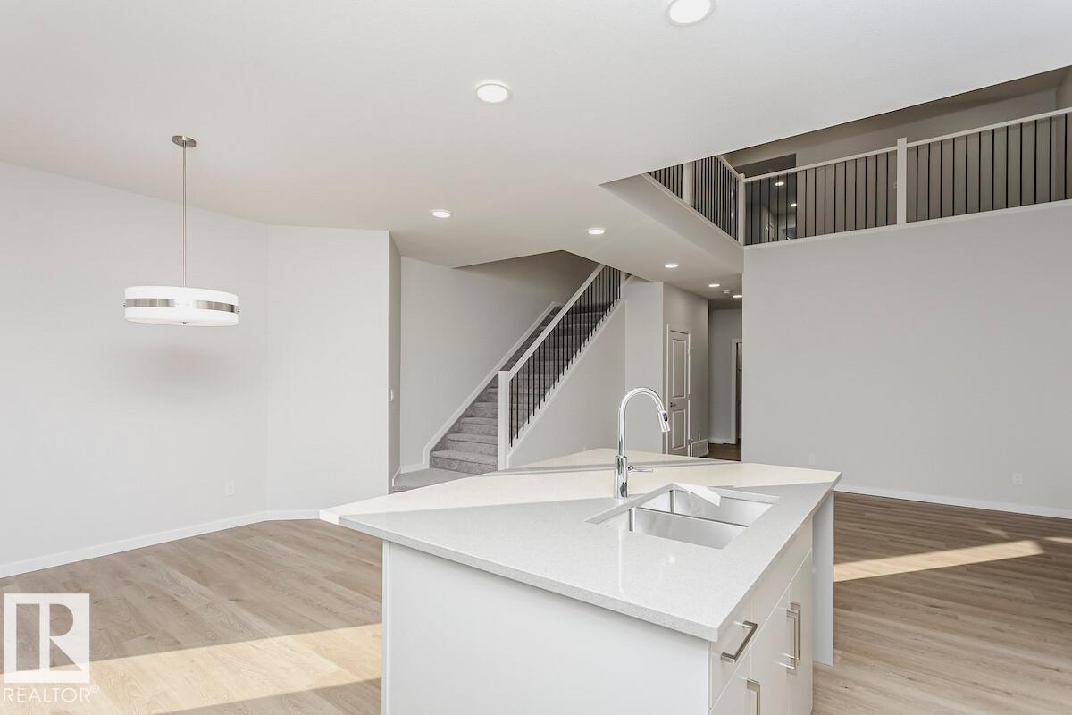 4519 Warbler Lo Nw, Edmonton, Alberta  T5S 0S7 - Photo 6 - E4467960