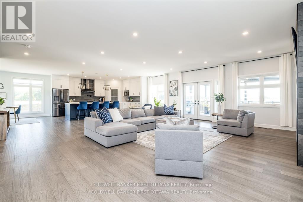 5758 Fernbank Road, Ottawa, Ontario  K2S 1B6 - Photo 6 - X12628262