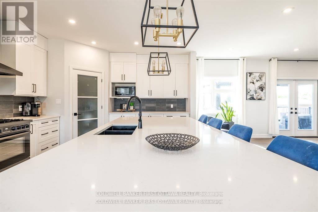 5758 Fernbank Road, Ottawa, Ontario  K2S 1B6 - Photo 8 - X12628262