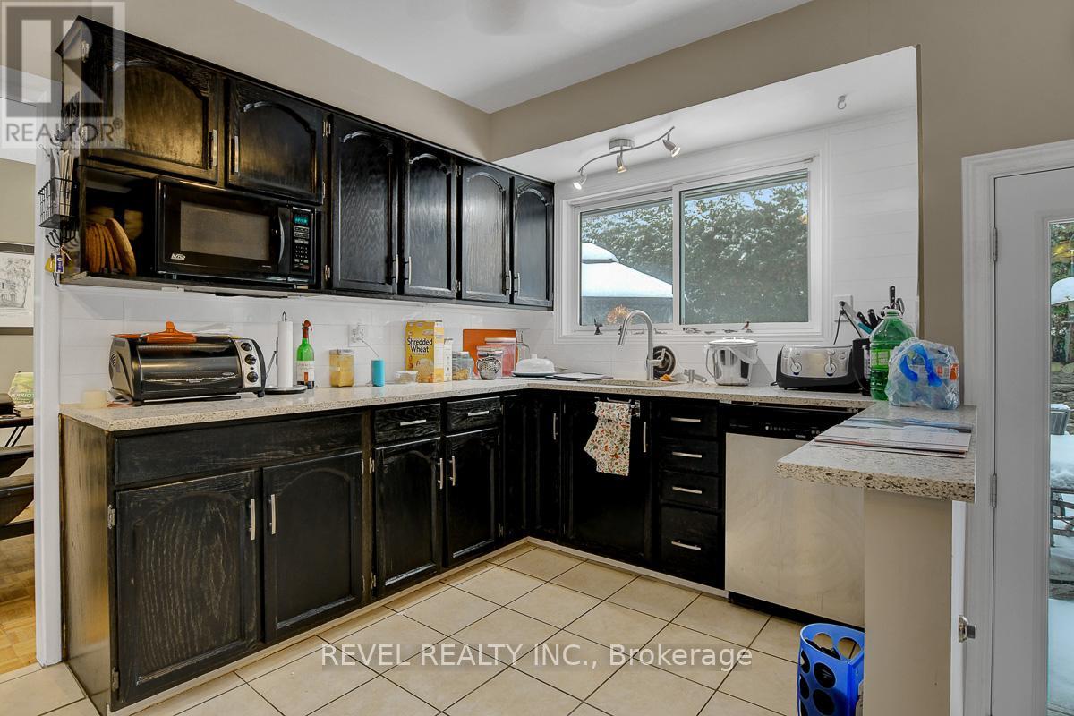 1752 Kilborn Avenue, Ottawa, Ontario  K1H 6N2 - Photo 12 - X12628274