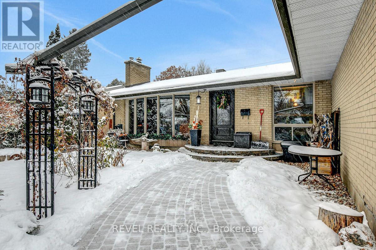 1752 Kilborn Avenue, Ottawa, Ontario  K1H 6N2 - Photo 2 - X12628274