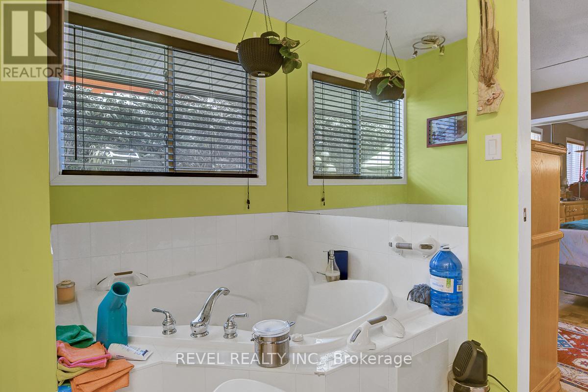 1752 Kilborn Avenue, Ottawa, Ontario  K1H 6N2 - Photo 23 - X12628274