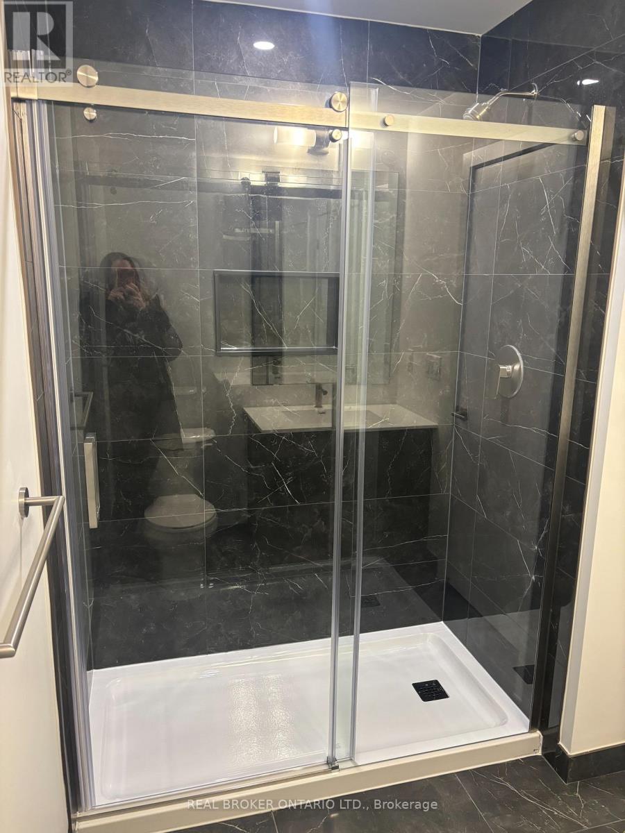 2912 - 25 Wellington Street S, Kitchener, Ontario  N2G 0G5 - Photo 35 - X12628250