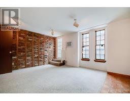 237 CARLTON STREET, Toronto, Ontario