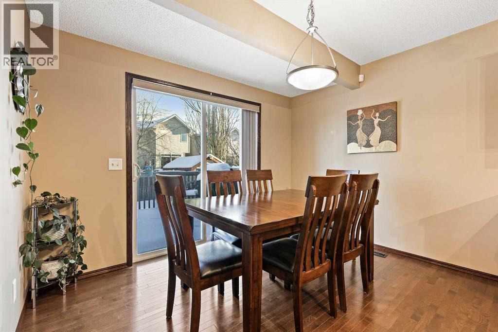 1976 New Brighton Drive Se, Calgary, Alberta T2Z 4G7 - Photo 14 - A2274819