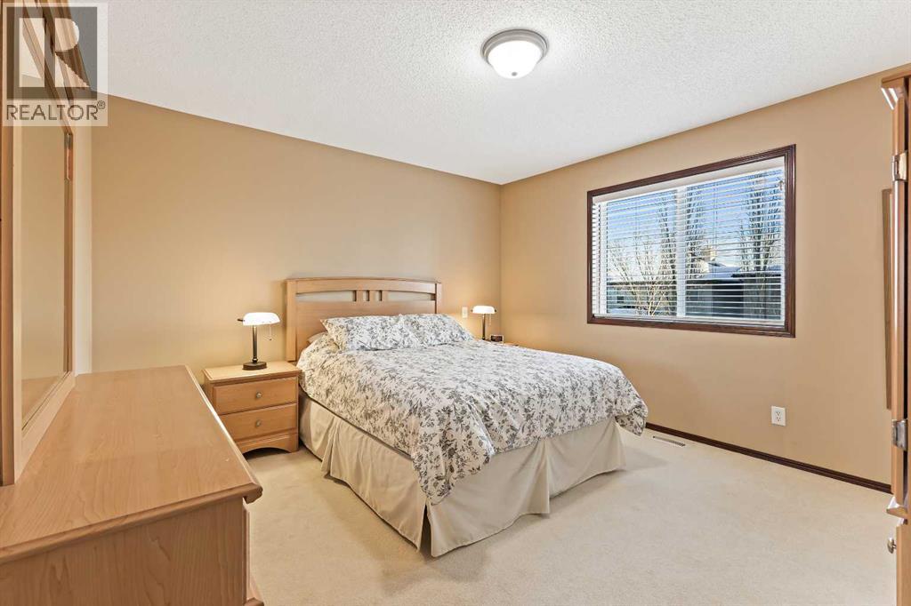 1976 New Brighton Drive Se, Calgary, Alberta T2Z 4G7 - Photo 21 - A2274819