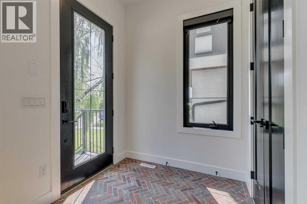 2219 32 Street Sw, Calgary, Alberta  T3E 2R4 - Photo 2 - A2269379