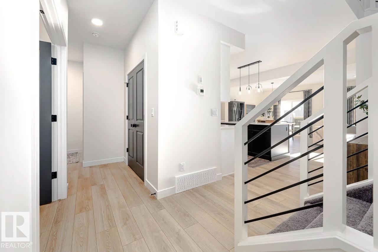 22518 87a Av Nw, Edmonton, Alberta  T5T 7Y6 - Photo 4 - E4467962