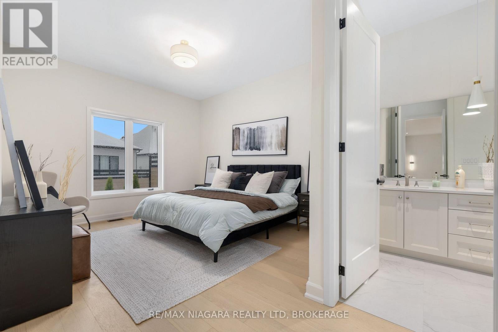 6 Butternut Crescent, Fort Erie (Ridgeway), Ontario  L0S 1N0 - Photo 19 - X12380825