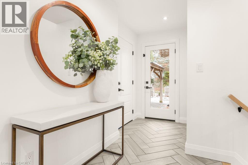 3356 Rexway Drive, Burlington, Ontario  L7N 2L1 - Photo 4 - 40793521