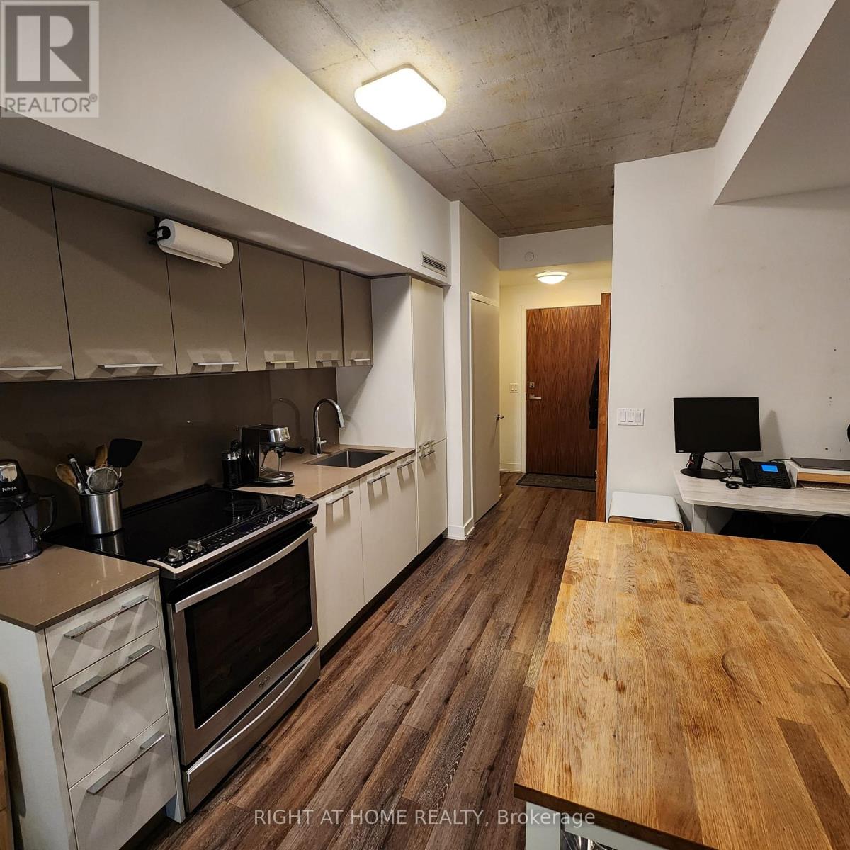 208 - 25 Baseball Place, Toronto, Ontario  M4M 0E7 - Photo 5 - E12628300