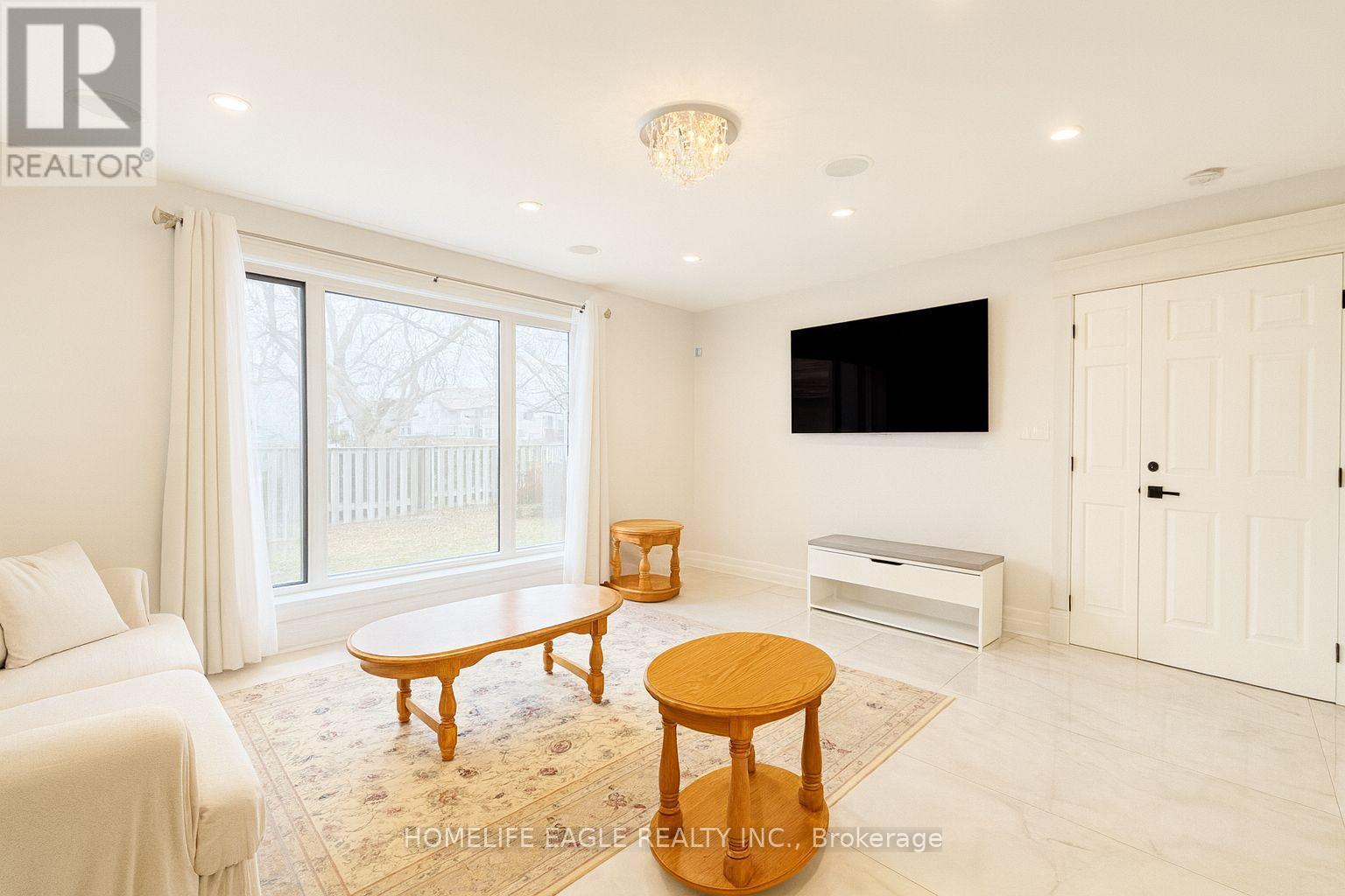 21119 Dalton Road, Georgina, Ontario  L0E 1N0 - Photo 5 - N12628272