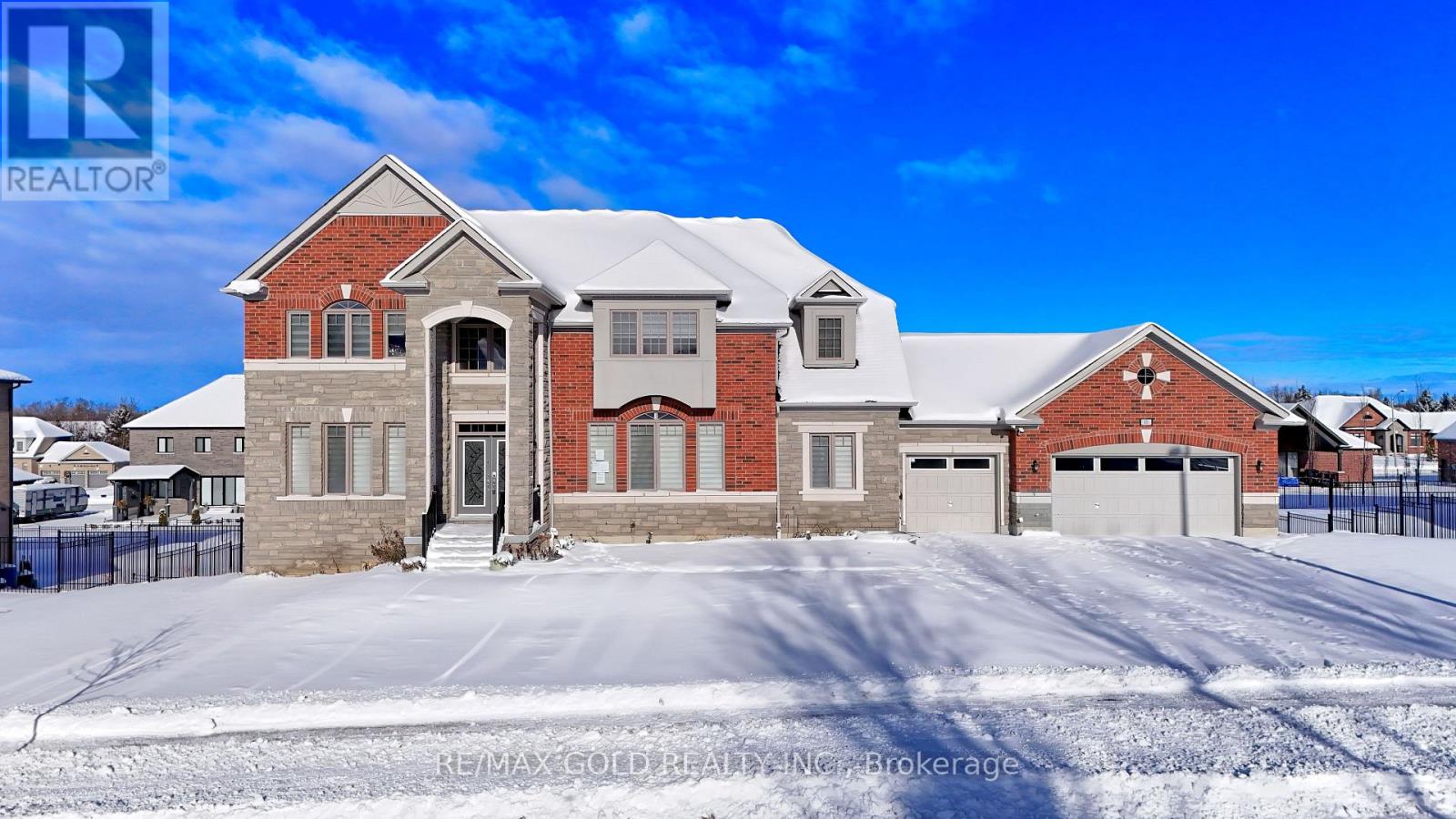 10 Stewart Crescent, Essa, Ontario  L0L 2N0 - Photo 1 - N12628292