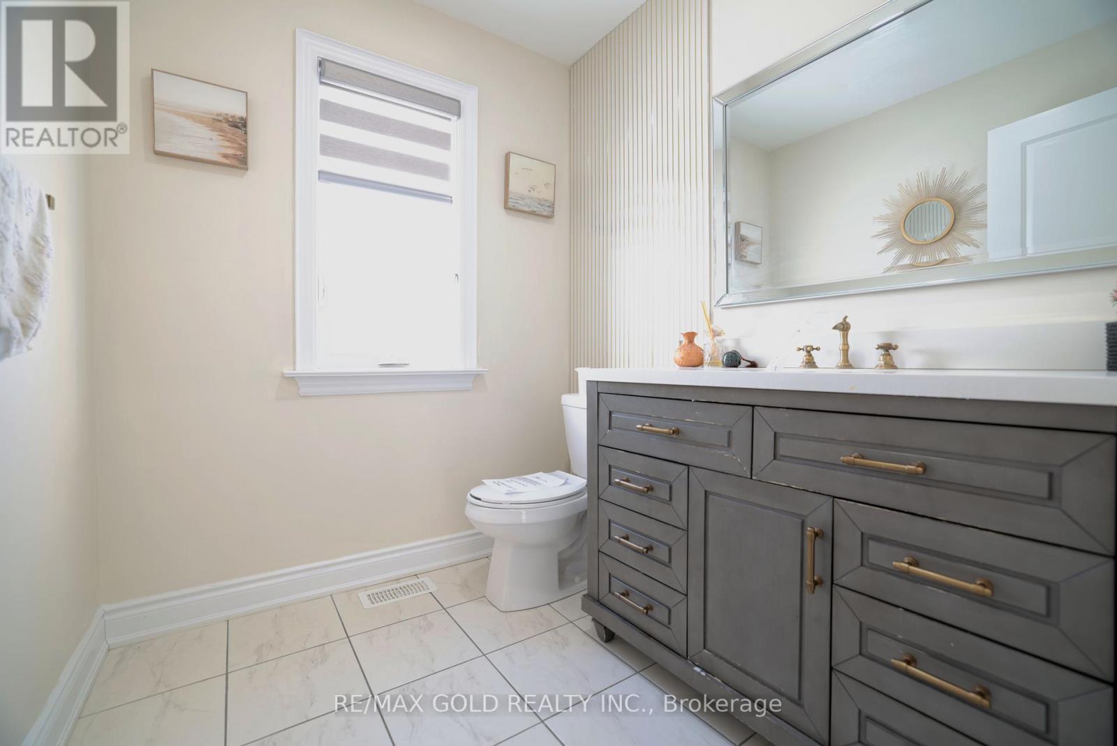 10 Stewart Crescent, Essa, Ontario  L0L 2N0 - Photo 10 - N12628292