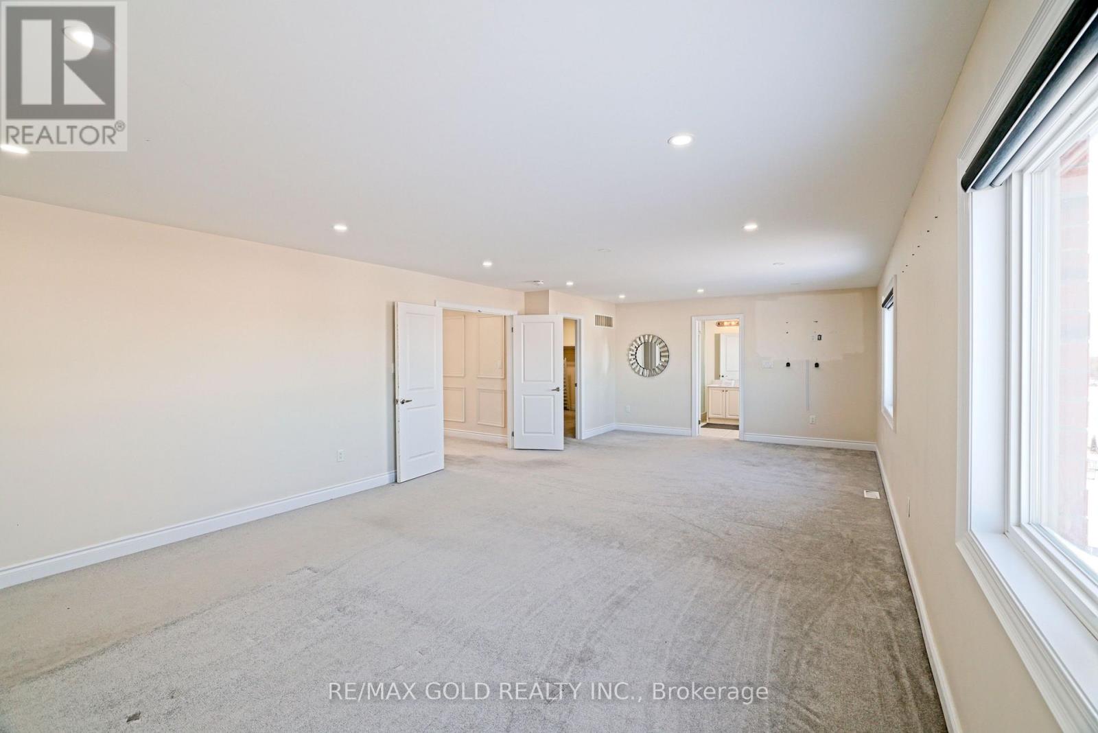 10 Stewart Crescent, Essa, Ontario  L0L 2N0 - Photo 30 - N12628292