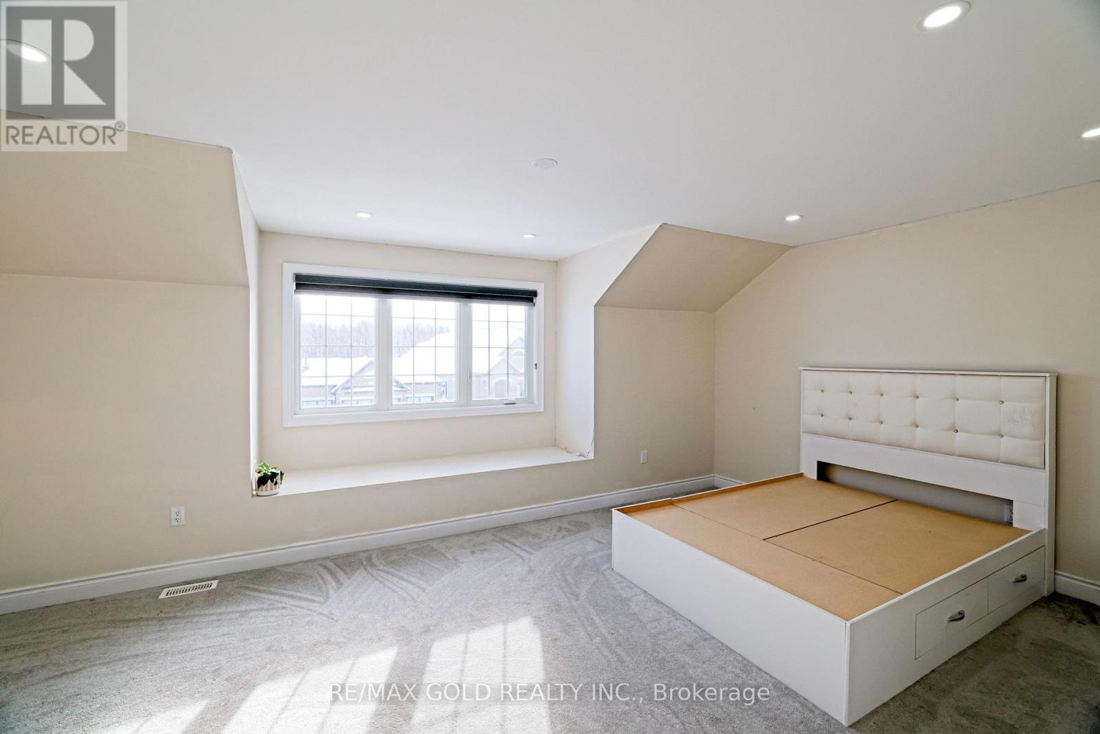 10 Stewart Crescent, Essa, Ontario  L0L 2N0 - Photo 40 - N12628292