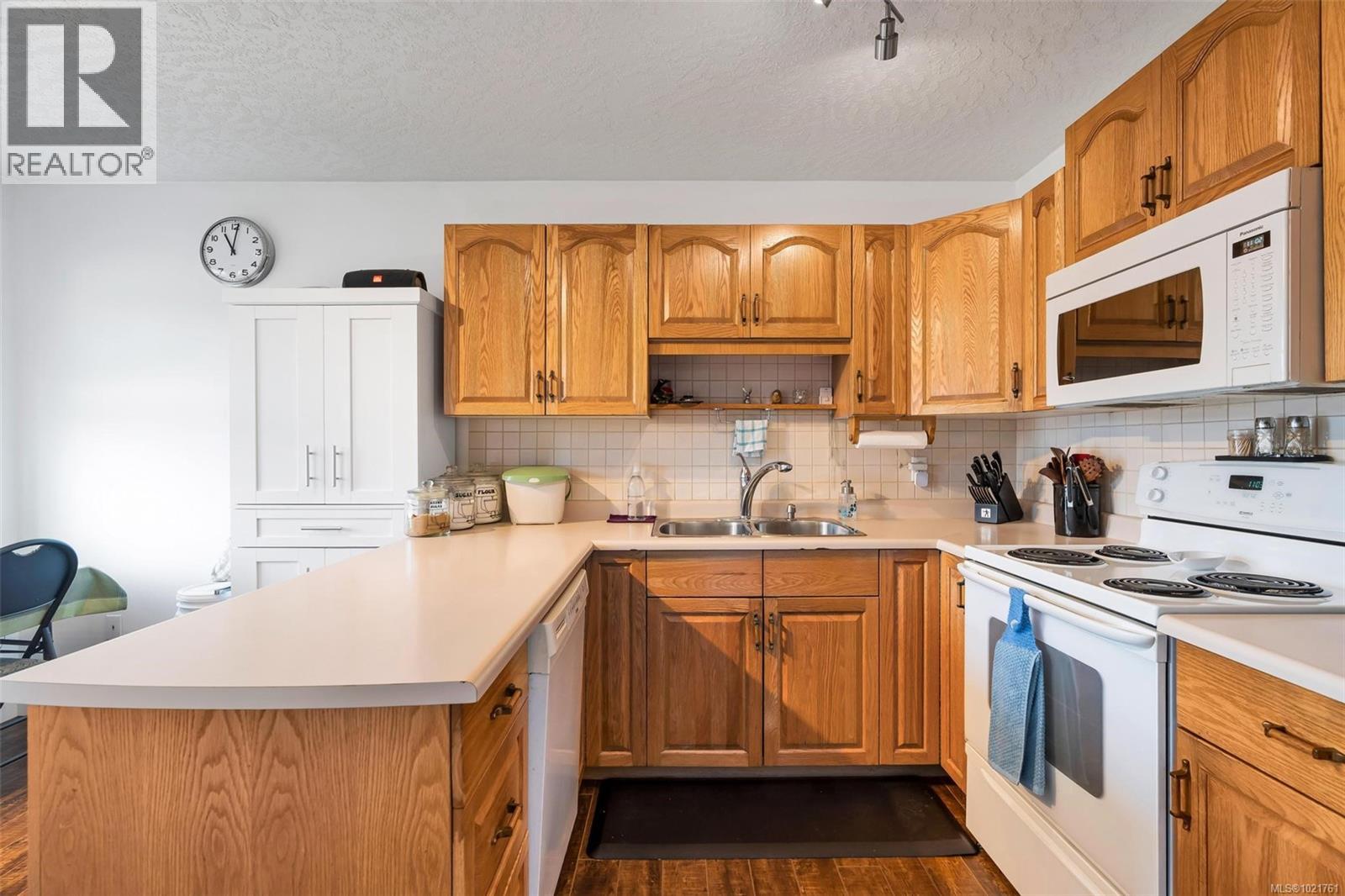 23 2560 Wilcox Terr, Central Saanich, British Columbia V8Z 6Z8 - Photo 8 - 1021761