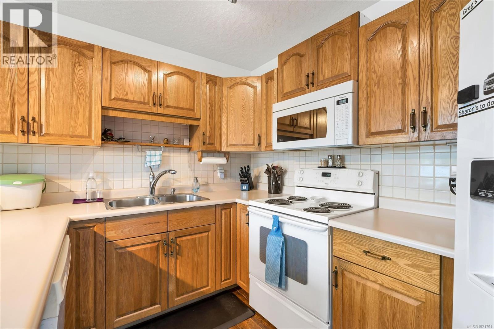 23 2560 Wilcox Terr, Central Saanich, British Columbia V8Z 6Z8 - Photo 9 - 1021761