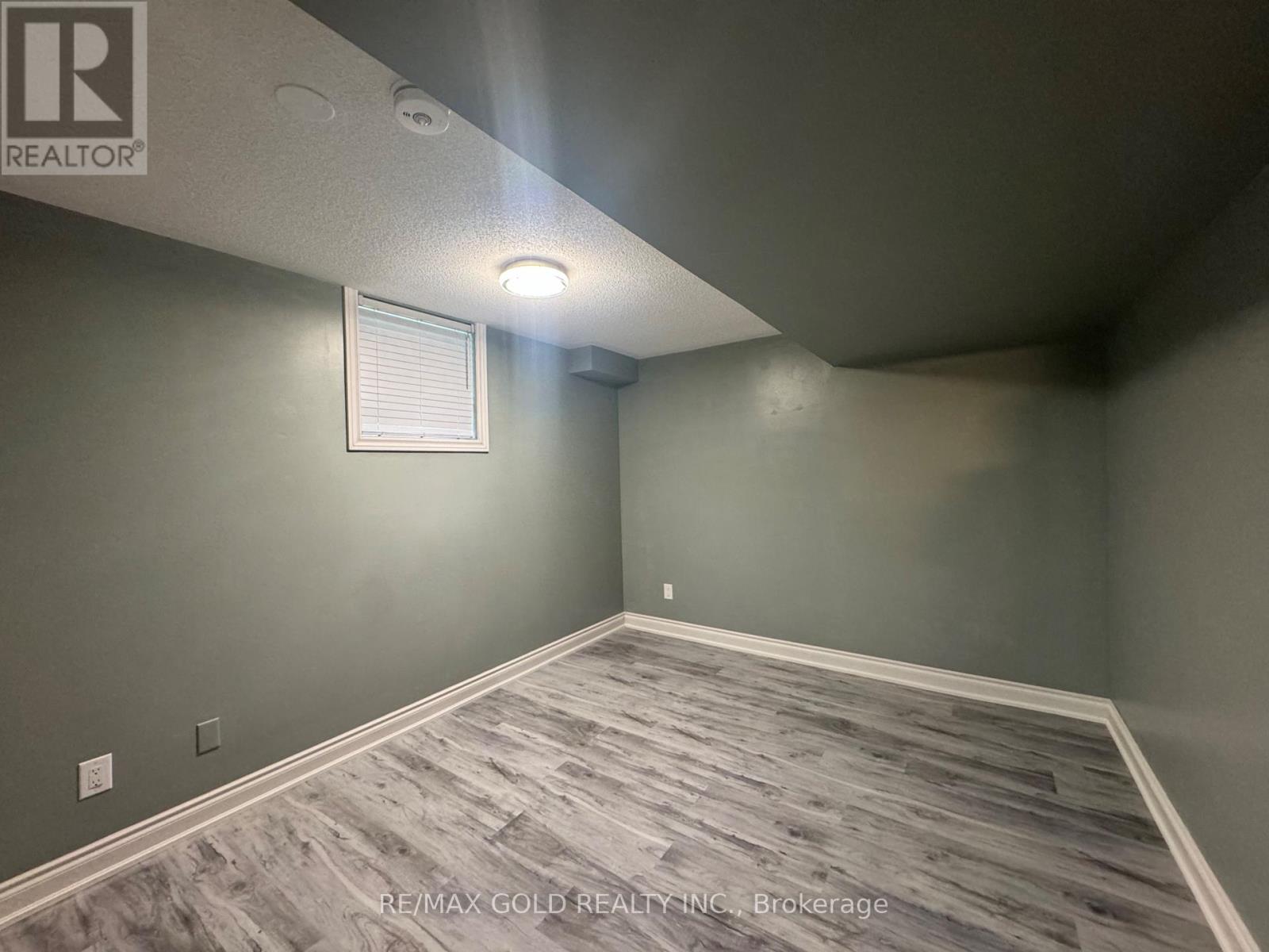 6 Lillian Crescent, Brampton, Ontario  L6R 2W7 - Photo 7 - W12628284