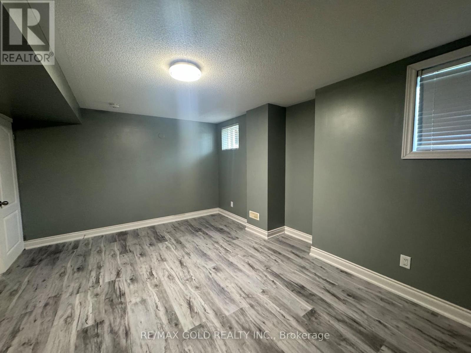 6 Lillian Crescent, Brampton, Ontario  L6R 2W7 - Photo 8 - W12628284