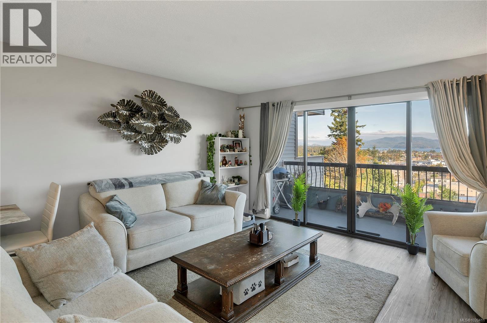 204 907 Cedar St, Campbell River, British Columbia  V9W 2W1 - Photo 3 - 1020411