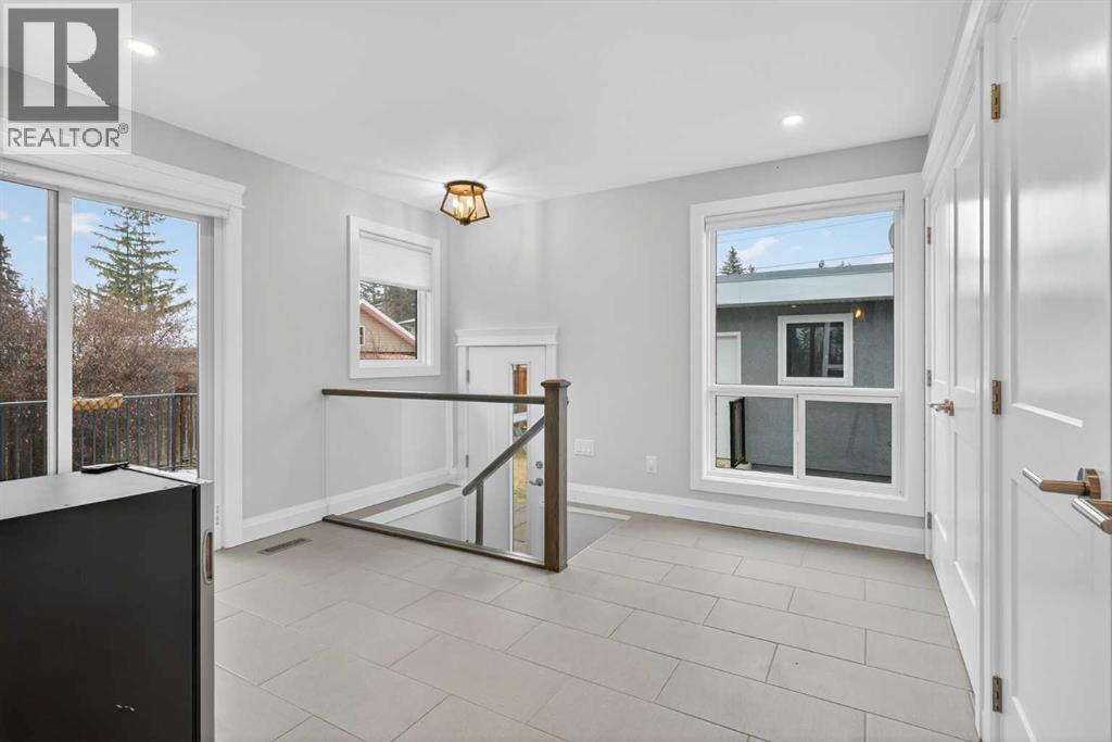 3704 58 Avenue Sw, Calgary, Alberta  T3E 5H6 - Photo 14 - A2270110