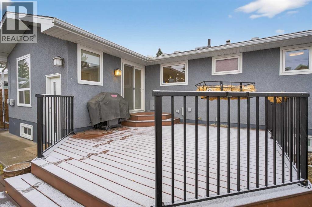 3704 58 Avenue Sw, Calgary, Alberta  T3E 5H6 - Photo 47 - A2270110
