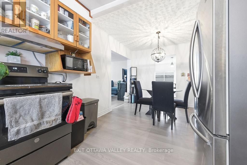 765 River Road, Pembroke, Ontario K8A 1A6 - Photo 13 - X12628404