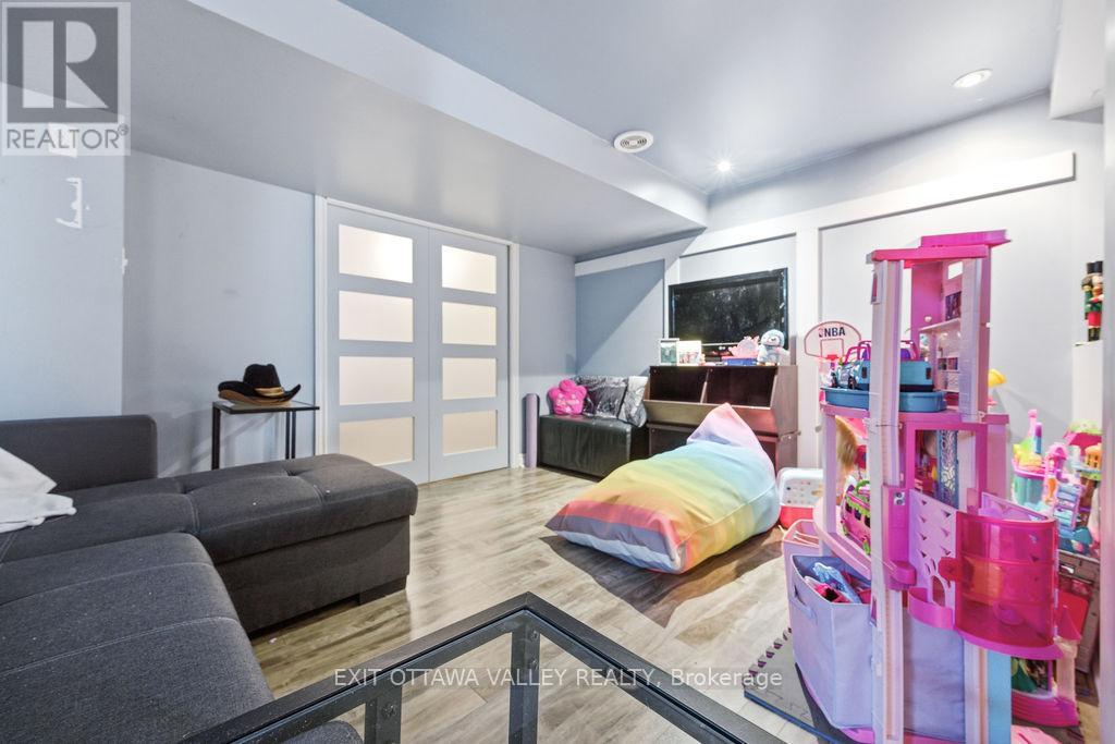 765 River Road, Pembroke, Ontario K8A 1A6 - Photo 21 - X12628404