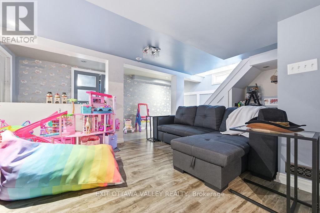 765 River Road, Pembroke, Ontario K8A 1A6 - Photo 22 - X12628404