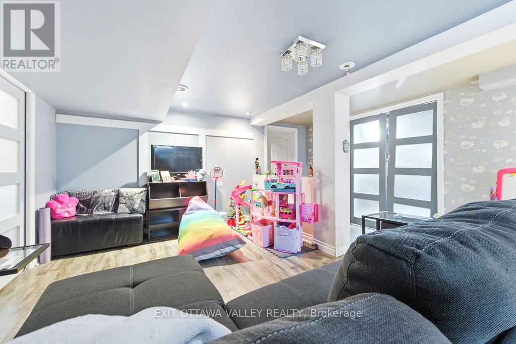 765 River Road, Pembroke, Ontario K8A 1A6 - Photo 24 - X12628404