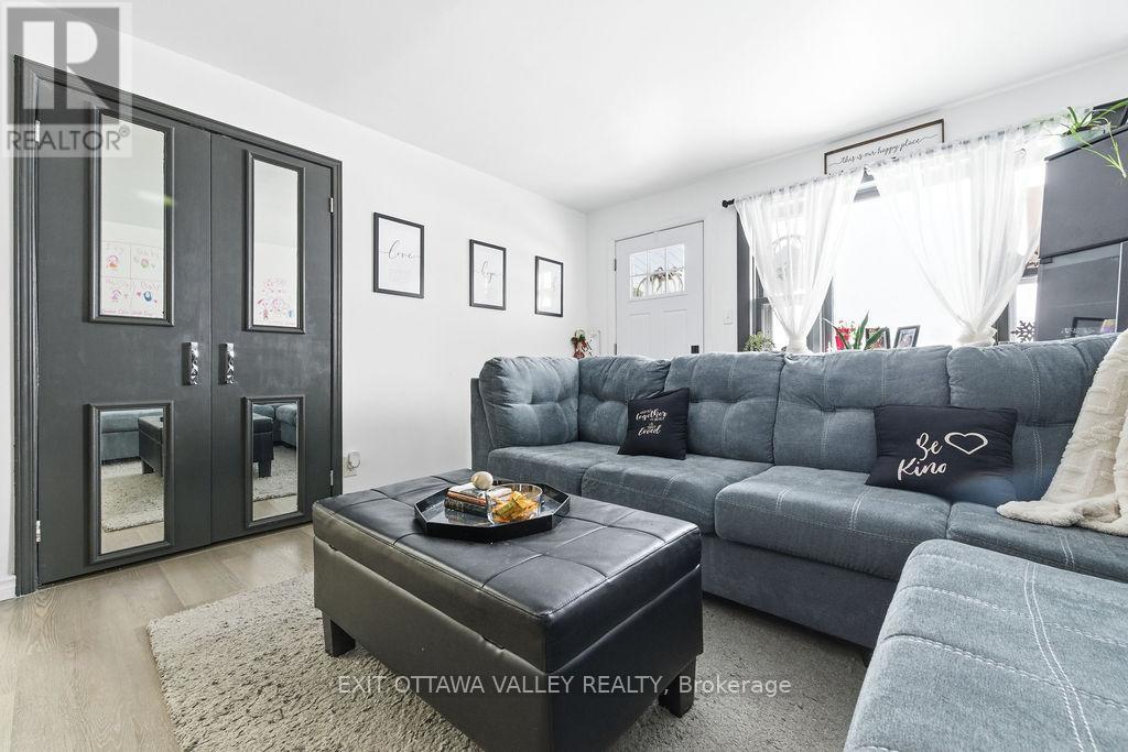 765 River Road, Pembroke, Ontario K8A 1A6 - Photo 5 - X12628404