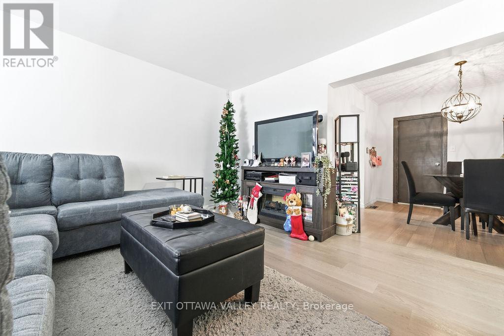 765 River Road, Pembroke, Ontario K8A 1A6 - Photo 7 - X12628404