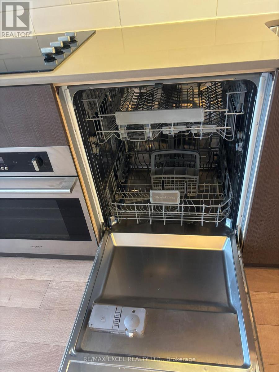 525 - 5 Hanna Avenue, Toronto, Ontario  M6K 1X6 - Photo 32 - C12616624