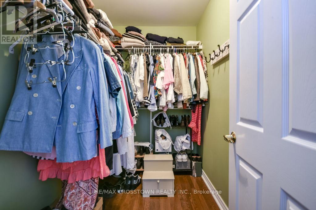 25 Cunningham Drive, Essa, Ontario  L0L 2N0 - Photo 26 - N12615474