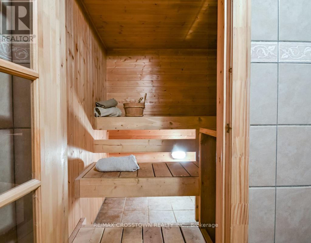 25 Cunningham Drive, Essa, Ontario  L0L 2N0 - Photo 35 - N12615474