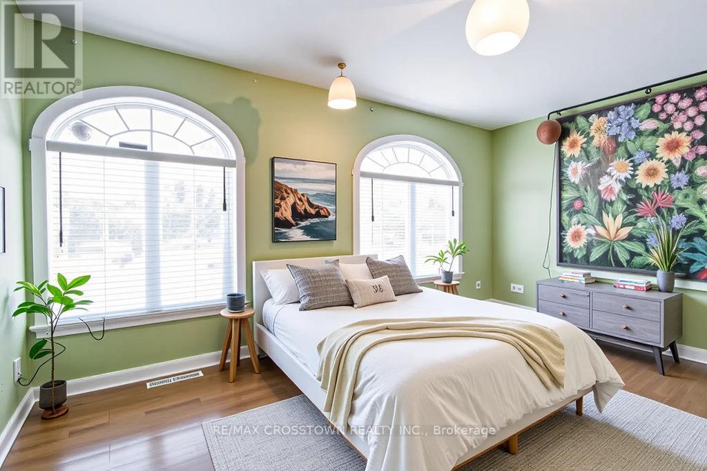 25 Cunningham Drive, Essa, Ontario  L0L 2N0 - Photo 19 - N12615474