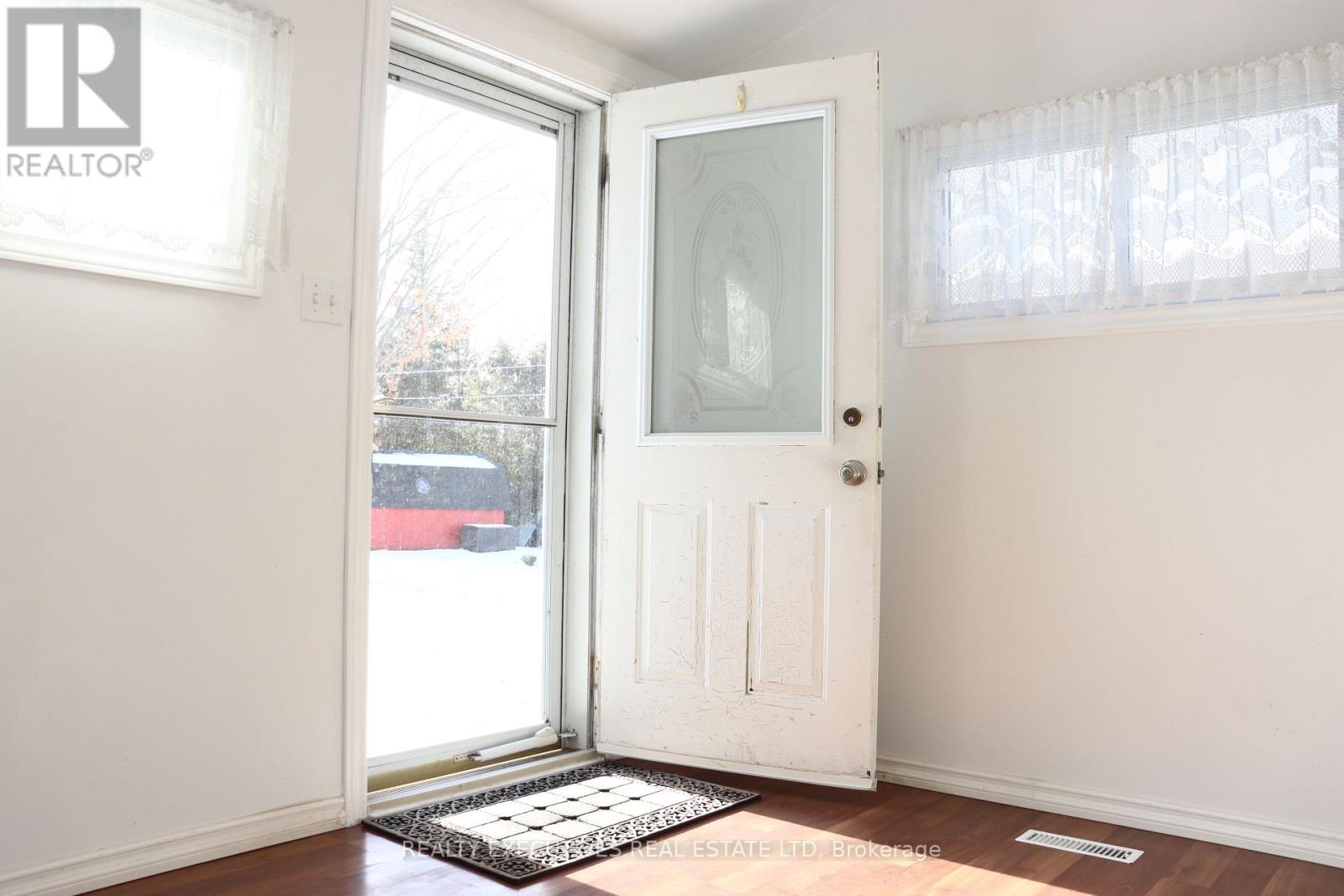 38 Hummel Street, North Dundas, Ontario K0C 2K0 - Photo 12 - X12628408