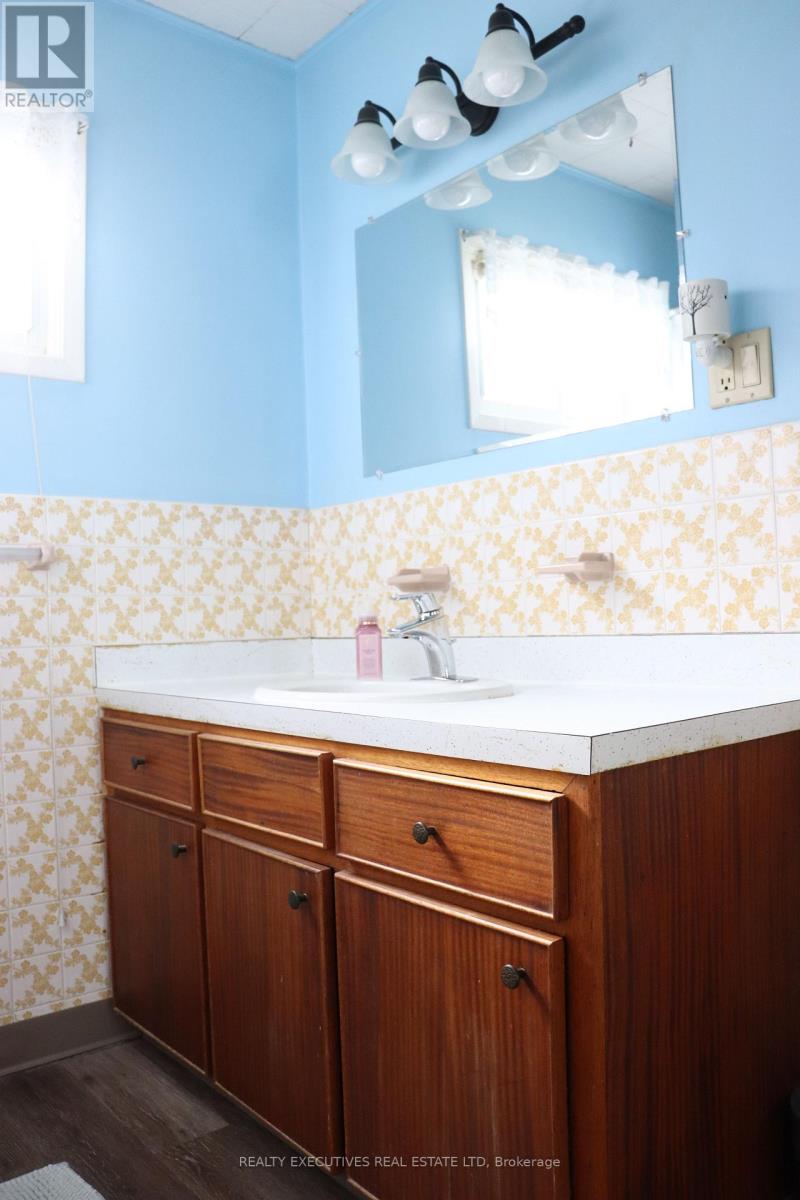 38 Hummel Street, North Dundas, Ontario K0C 2K0 - Photo 27 - X12628408