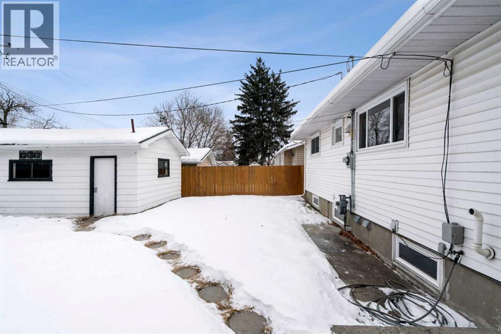 68 Healy Drive Sw, Calgary, Alberta  T2V 2Z7 - Photo 46 - A2274429