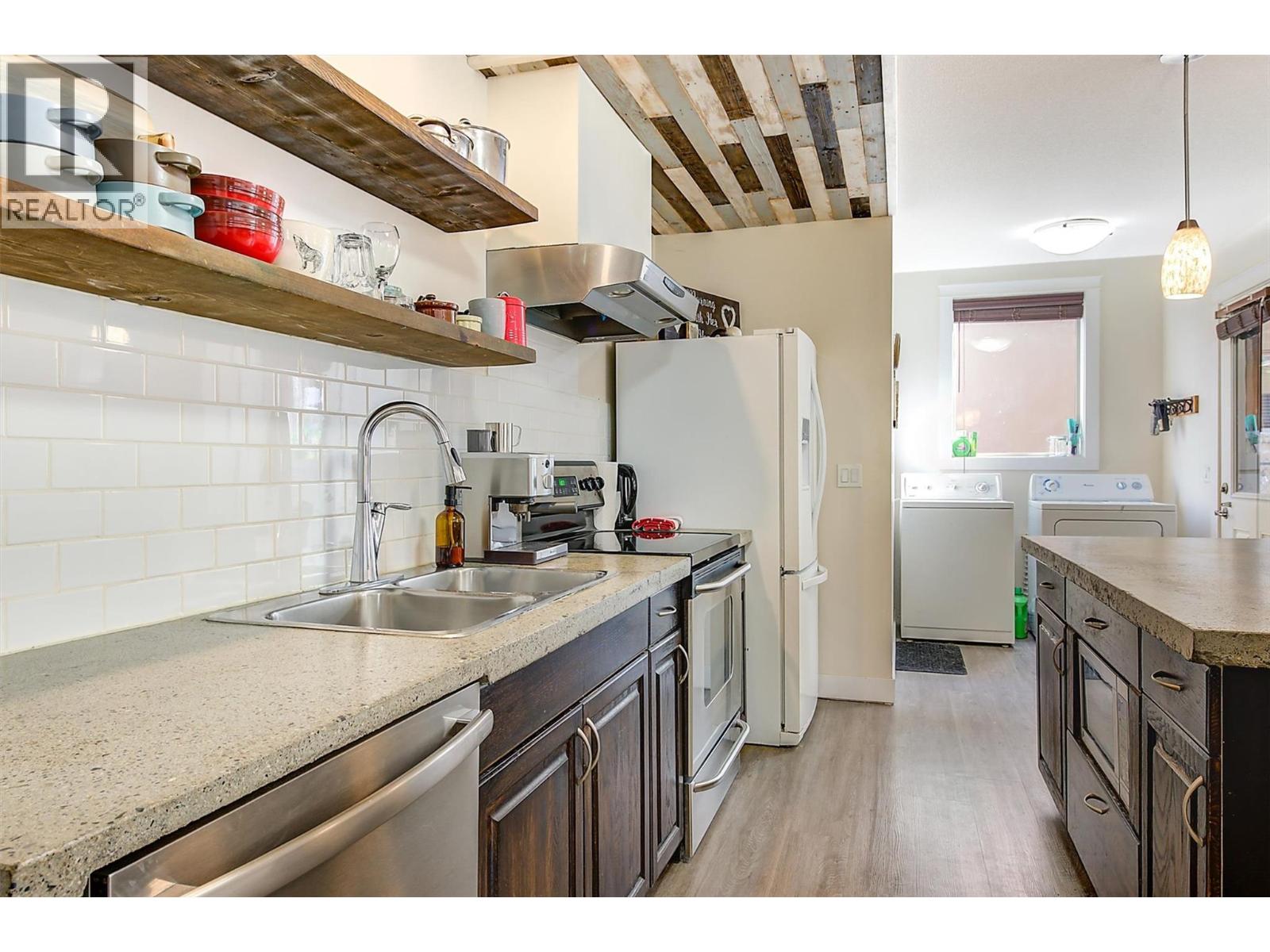 737 Kuipers Crescent, Kelowna, British Columbia  V1W 5H4 - Photo 69 - 10370923