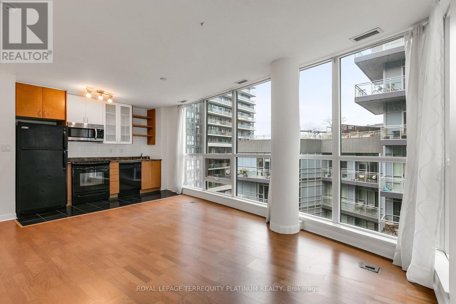 727 - 600 Fleet Street, Toronto, Ontario M5V 1B7 - Photo 2 - C12628316