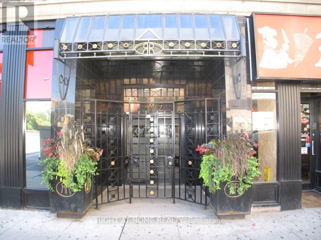 702 - 409 Bloor Street E, Toronto, Ontario  M4W 1H7 - Photo 1 - C12628390