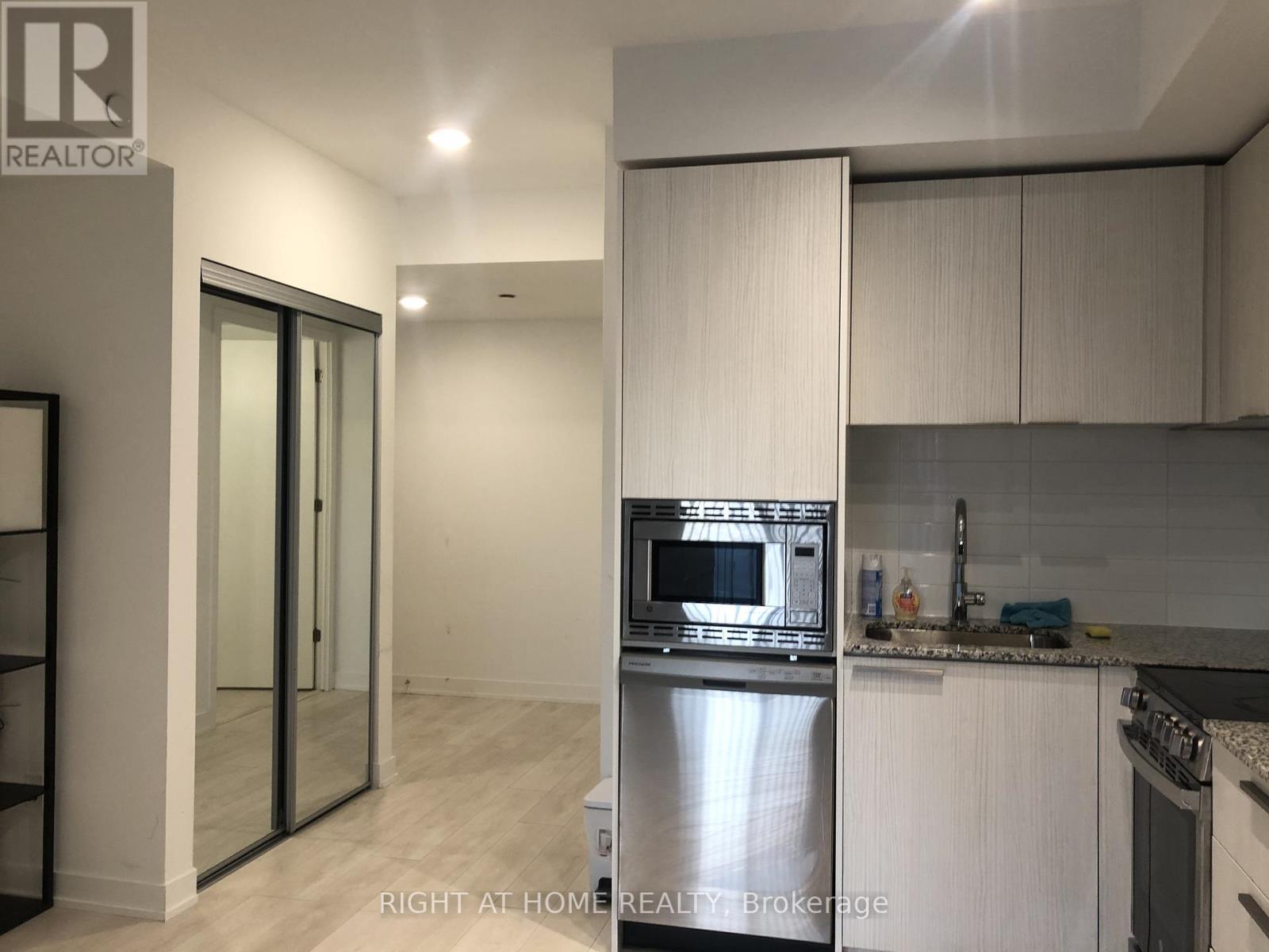 901 - 501 Yonge Street, Toronto, Ontario  M4Y 1Y4 - Photo 13 - C12466919